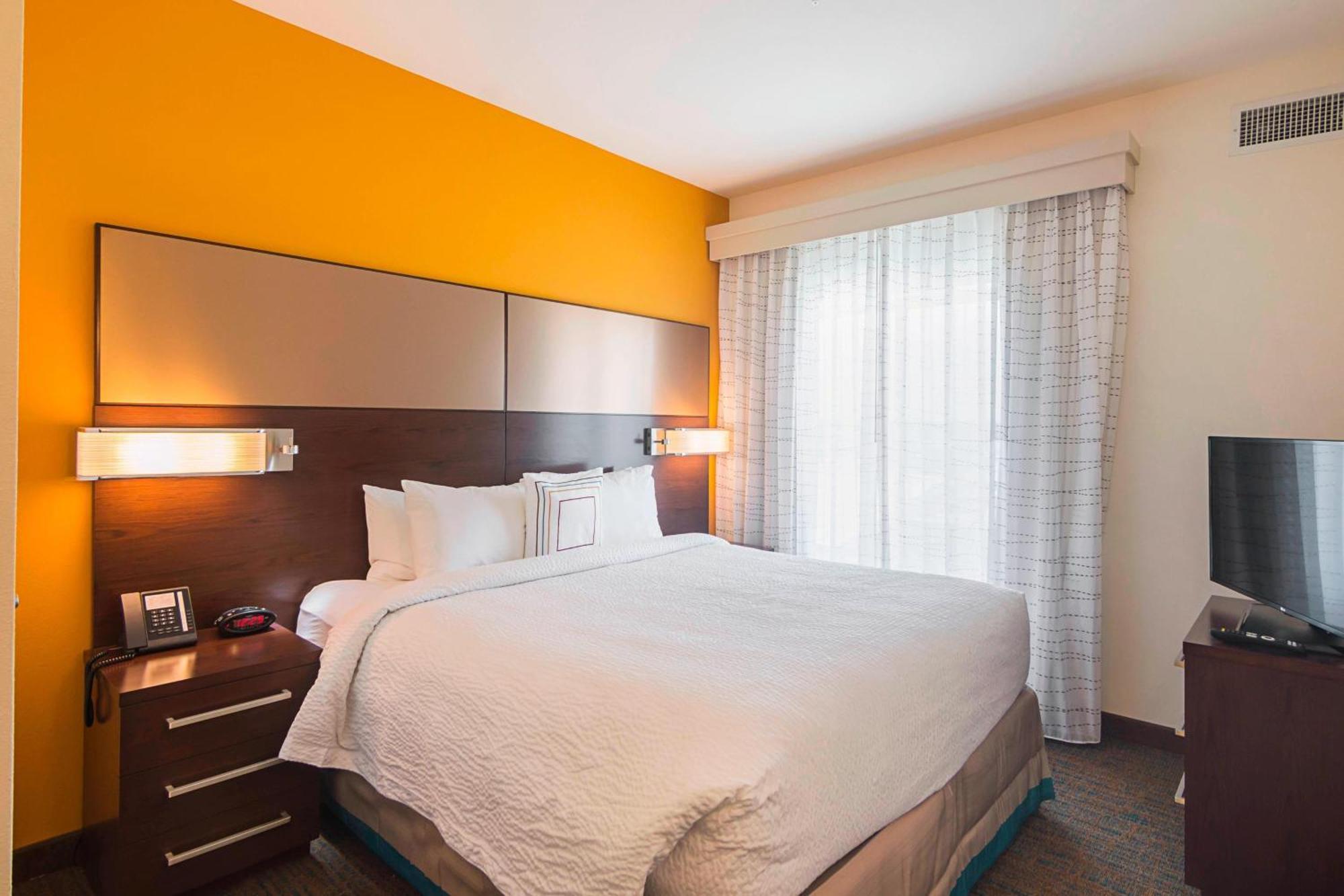 Residence Inn By Marriott Denton Esterno foto