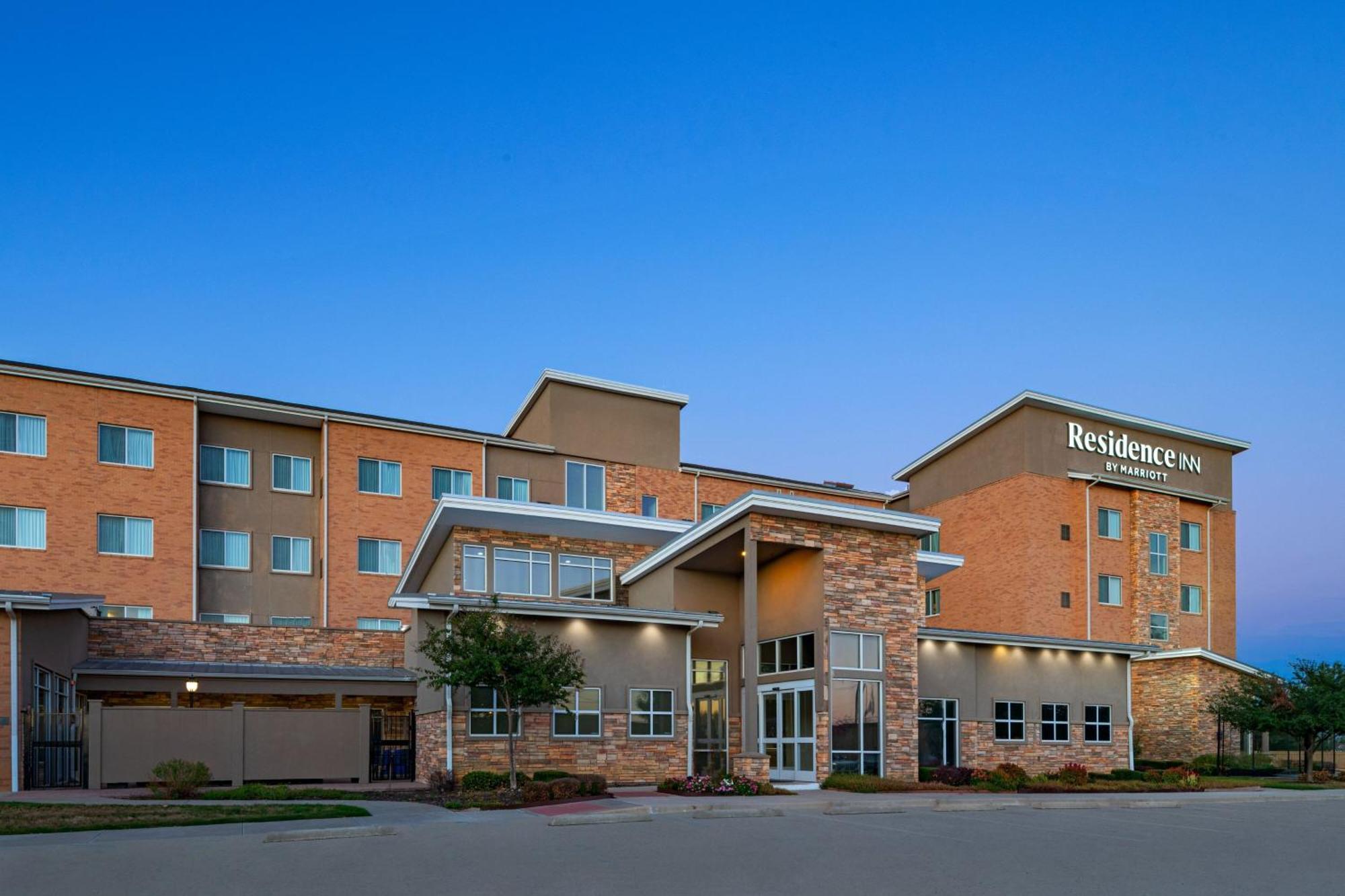 Residence Inn By Marriott Denton Esterno foto